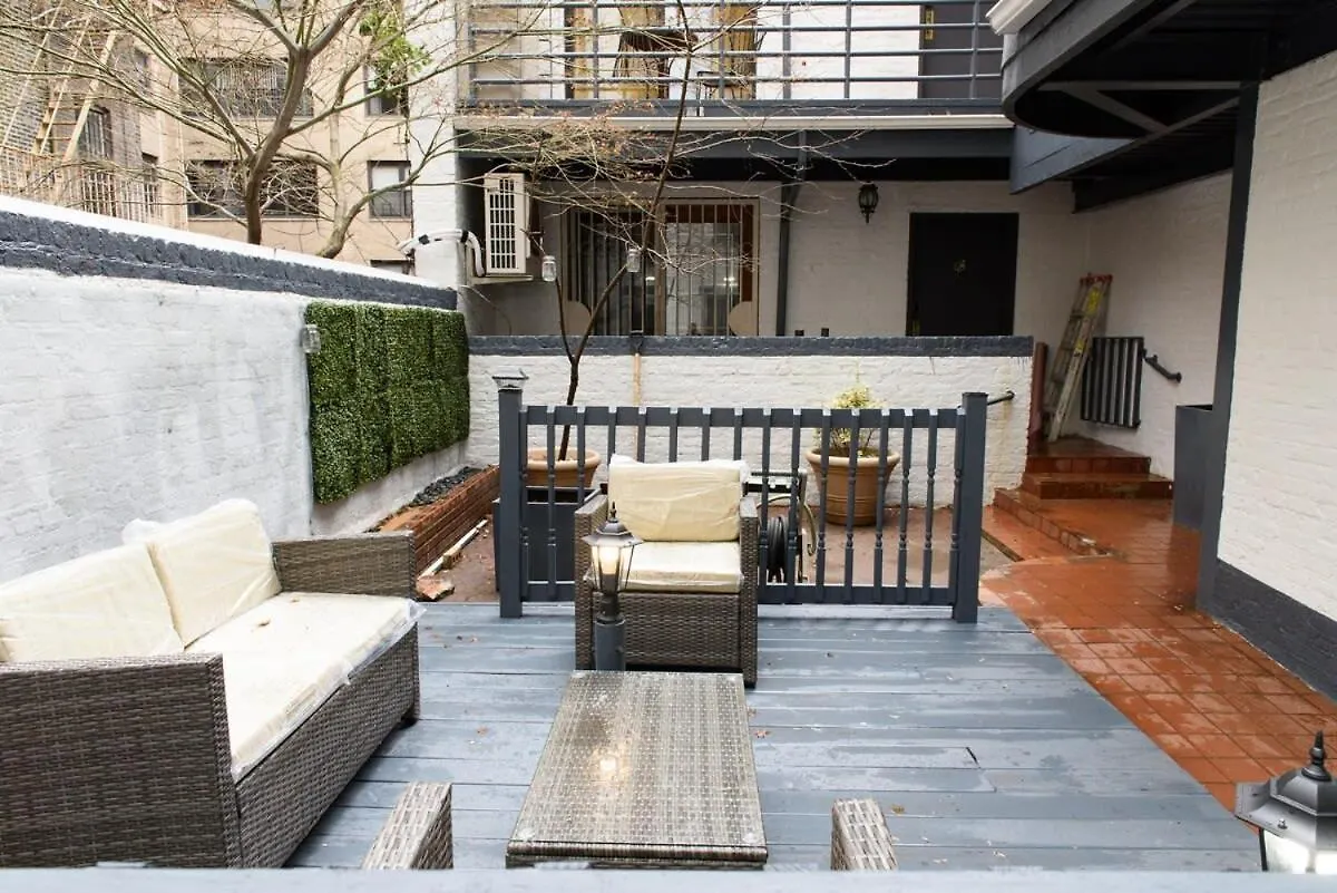 Daire 26-3A Studio Gramercy W&D Outdoor Courtyard New York ABD